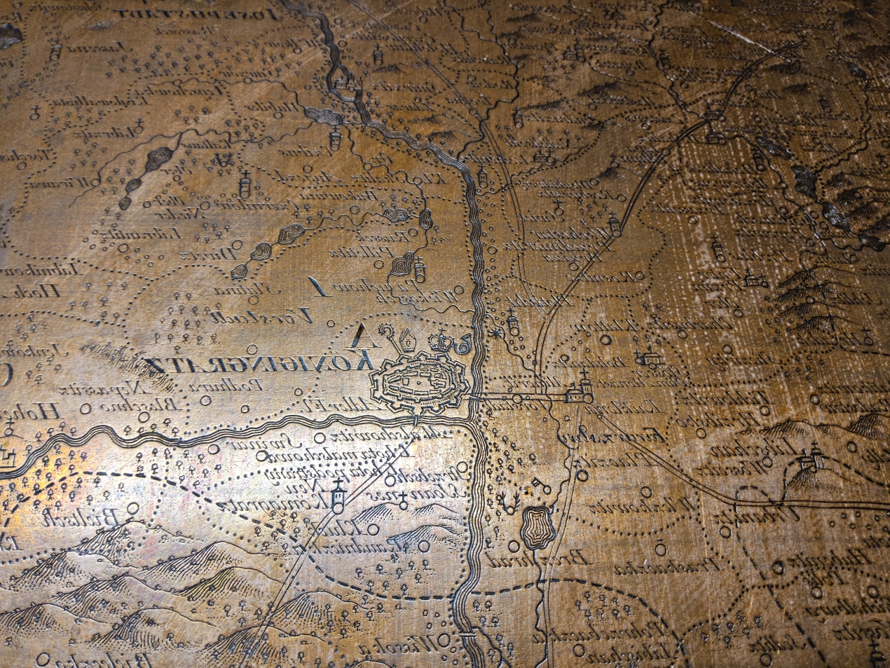 Tisková měděná deska – mapa královéhradecké diecéze 1792 Tisková měděná deska – mapa královéhradecké diecéze 1792